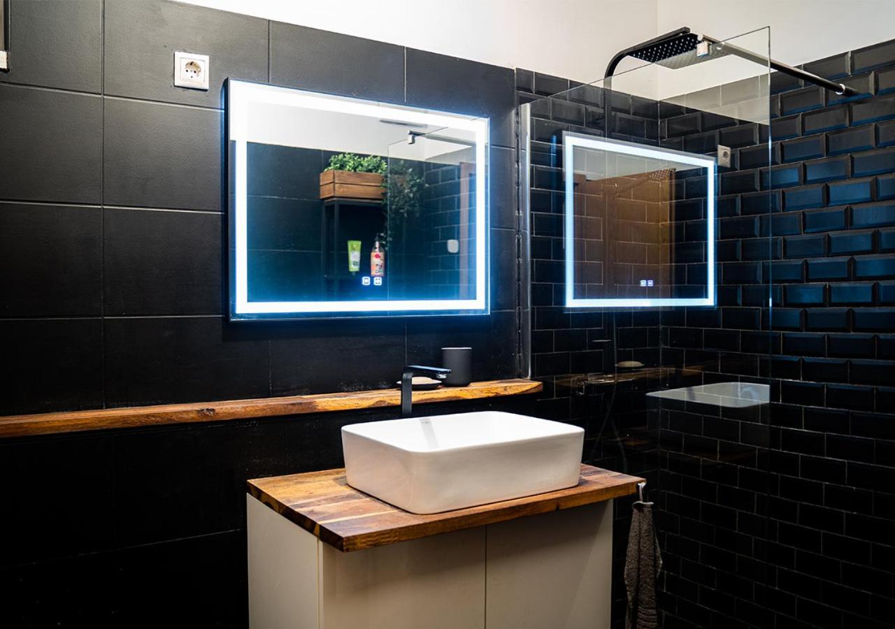 Appartamento Free Parking - Downtown Location, Balcony & Nespresso Budapest Esterno foto